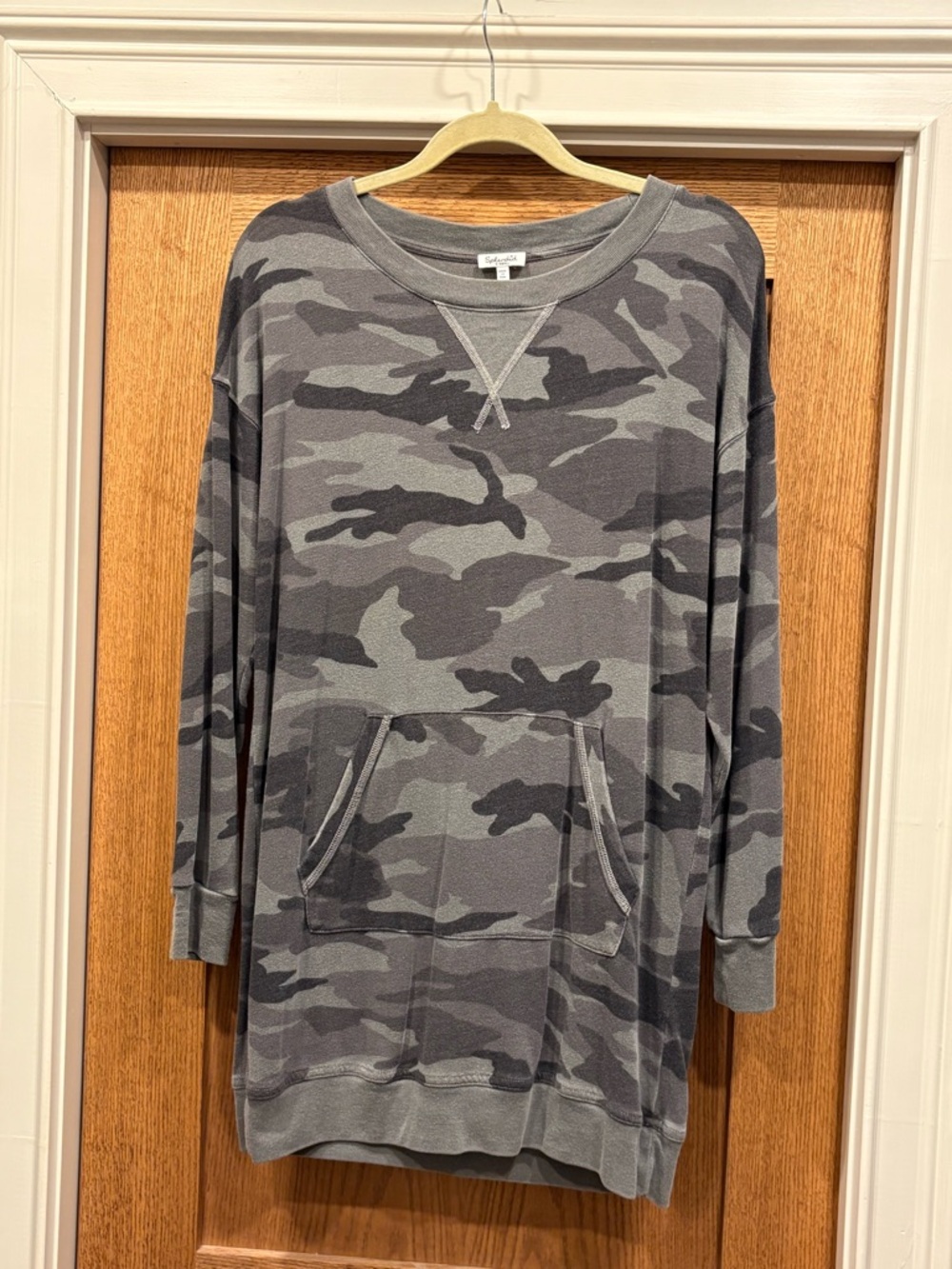 Splendid Gray Ribbed Neck Pullover